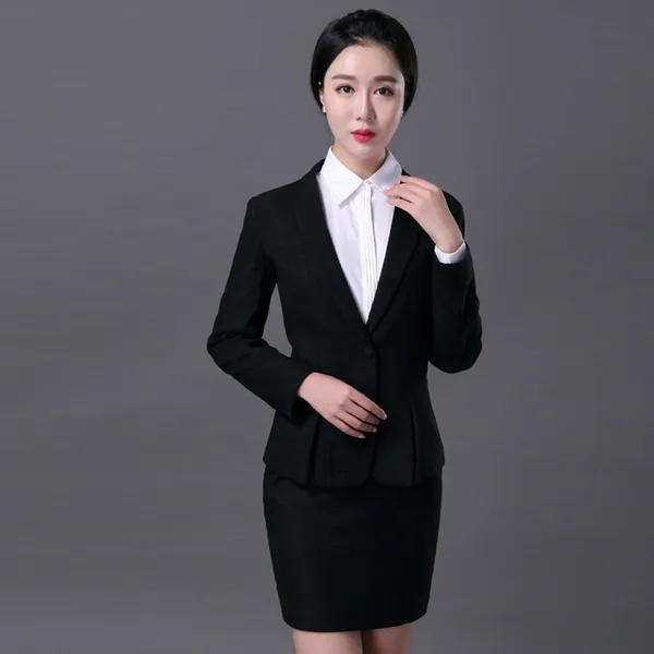 售后服务部经理——Monica